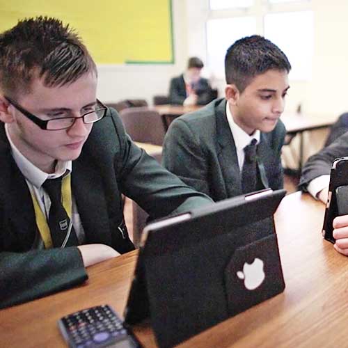 Visit de Ferrers Academy and hear about their 1:1 iPad program