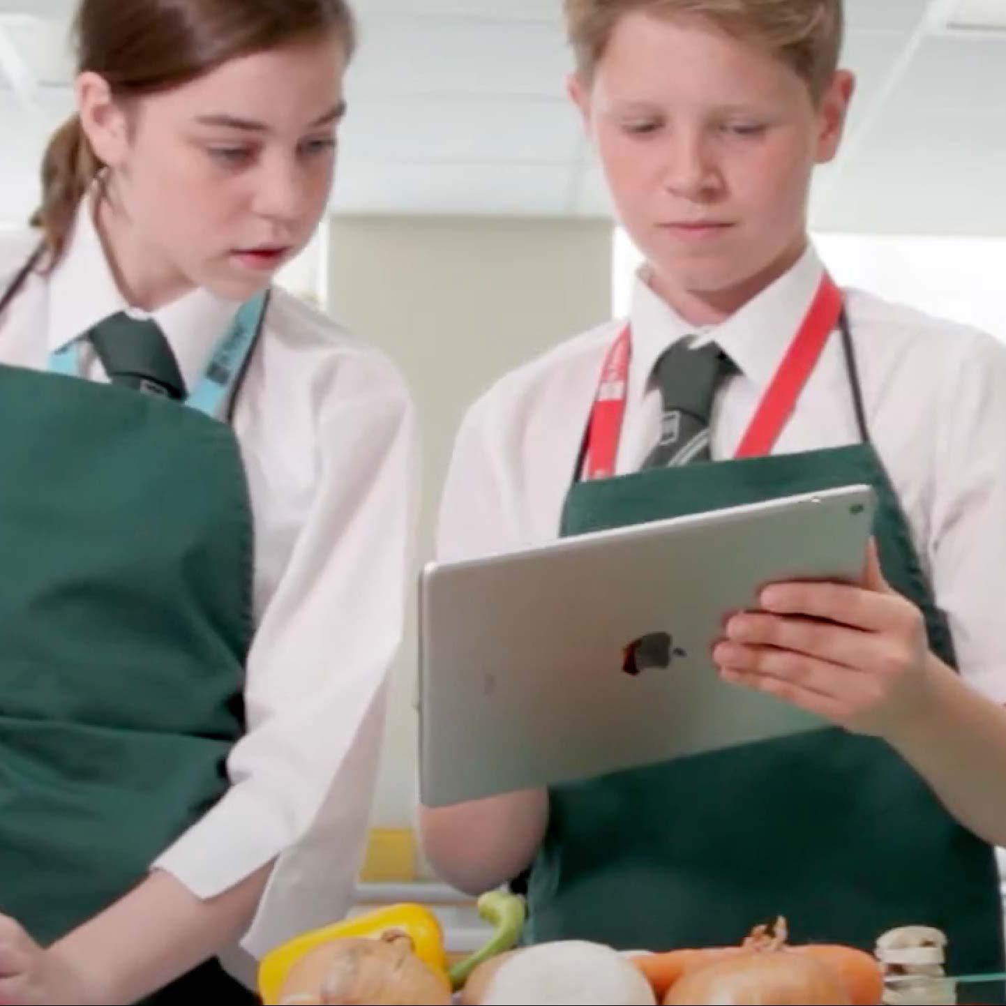 Transforming teaching and learning with Apple Technology - The de Ferrers Academy